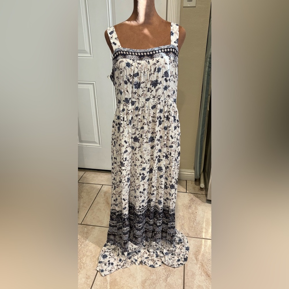 Knox Rose Black and White Floral Maxi Dress